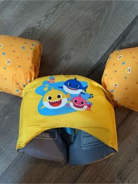 Baby Shark Swim Trainer Life Jacket